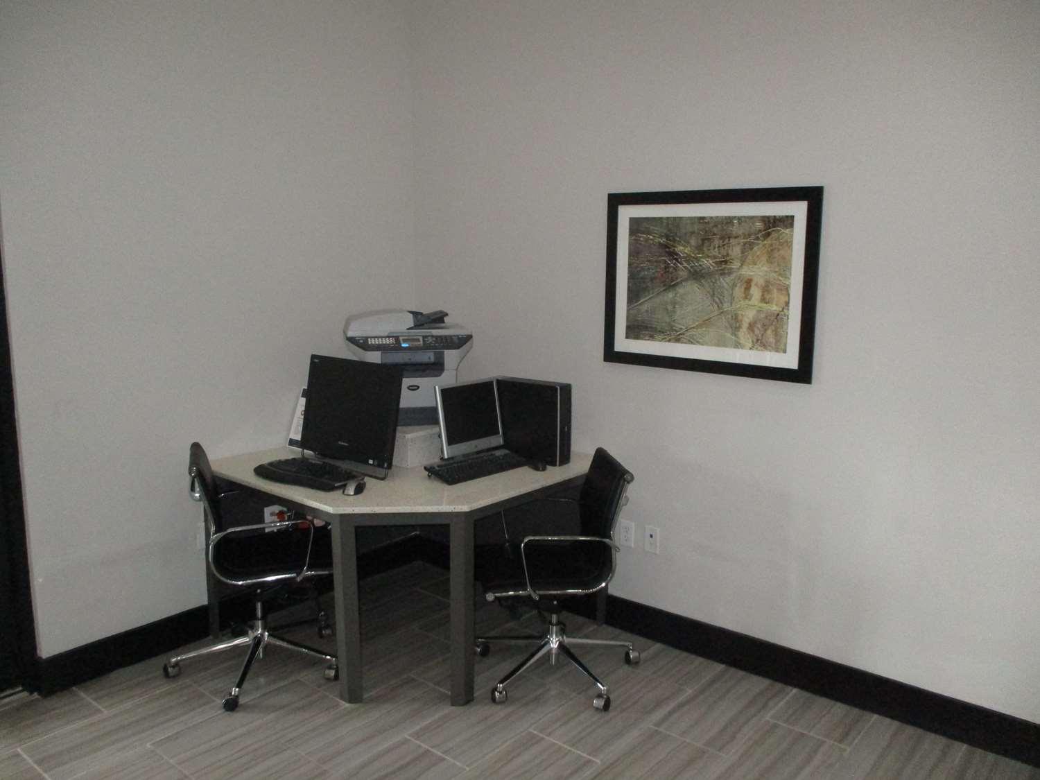 Best Western Plus Regency Park Walker Bagian luar foto