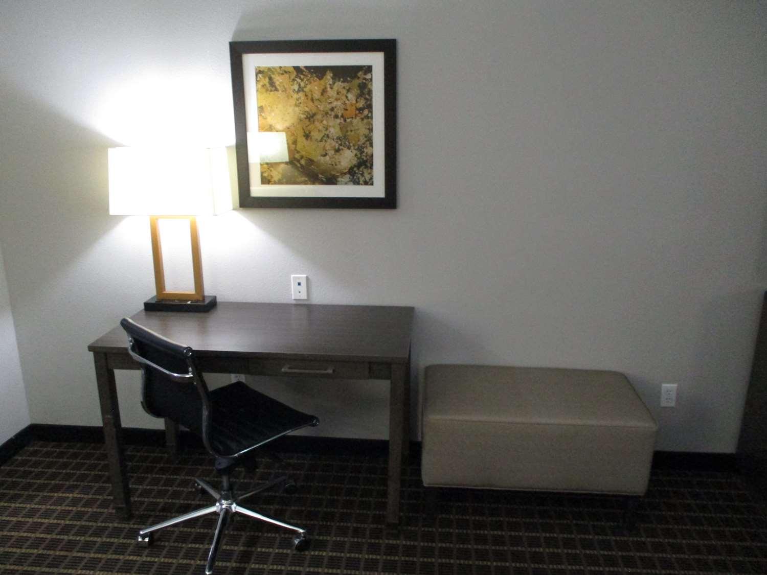 Best Western Plus Regency Park Walker Bagian luar foto