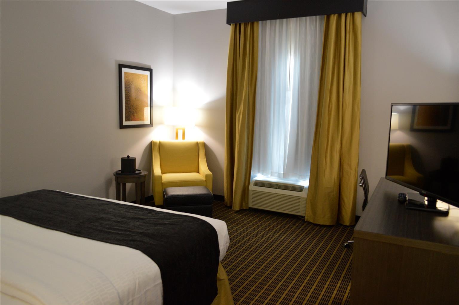 Best Western Plus Regency Park Walker Bagian luar foto